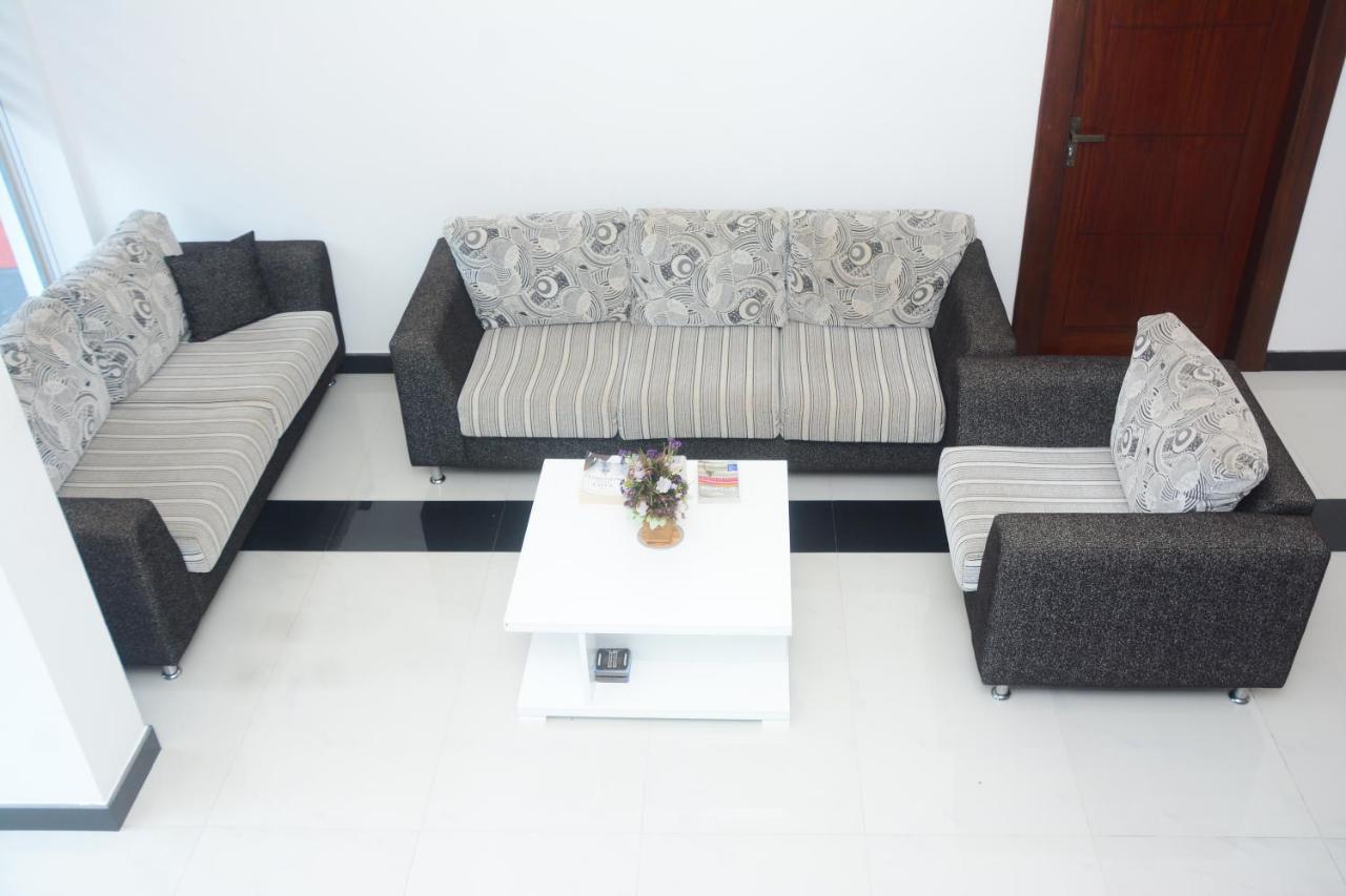 Concey Transit Hotel Airport View Katunayaka Esterno foto